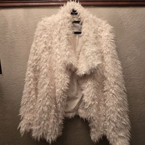 GUESS Cream Faux Fur Jacket Coat Cropped Statement Luxury Winter L